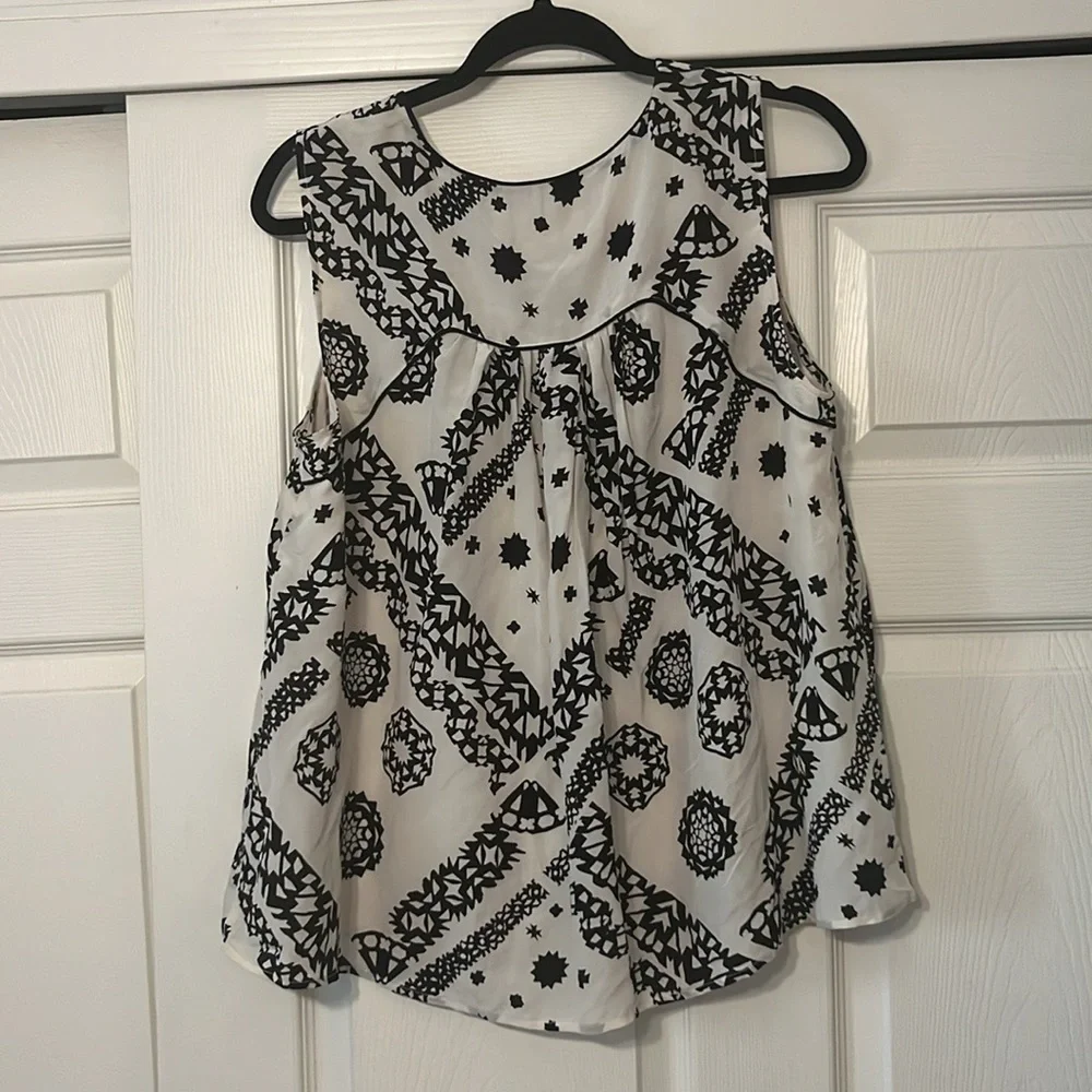 Guilana Silk Tank - Picture 6 of 6